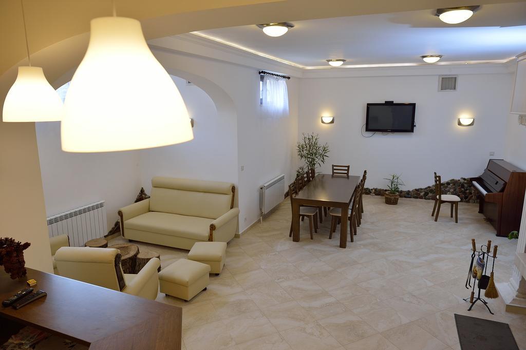 Guest House Nocturno Берковица Экстерьер фото
